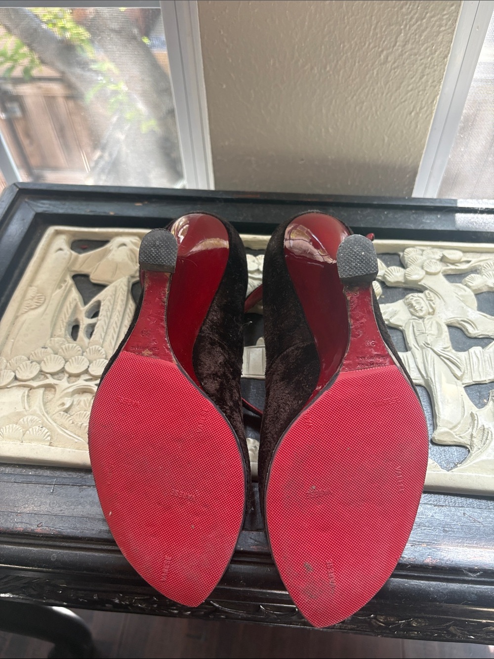 Tom Ford Yves Saint Laurent Chocolate velvet Peep-Toe Heels with Red Soles - Picture 4 of 10